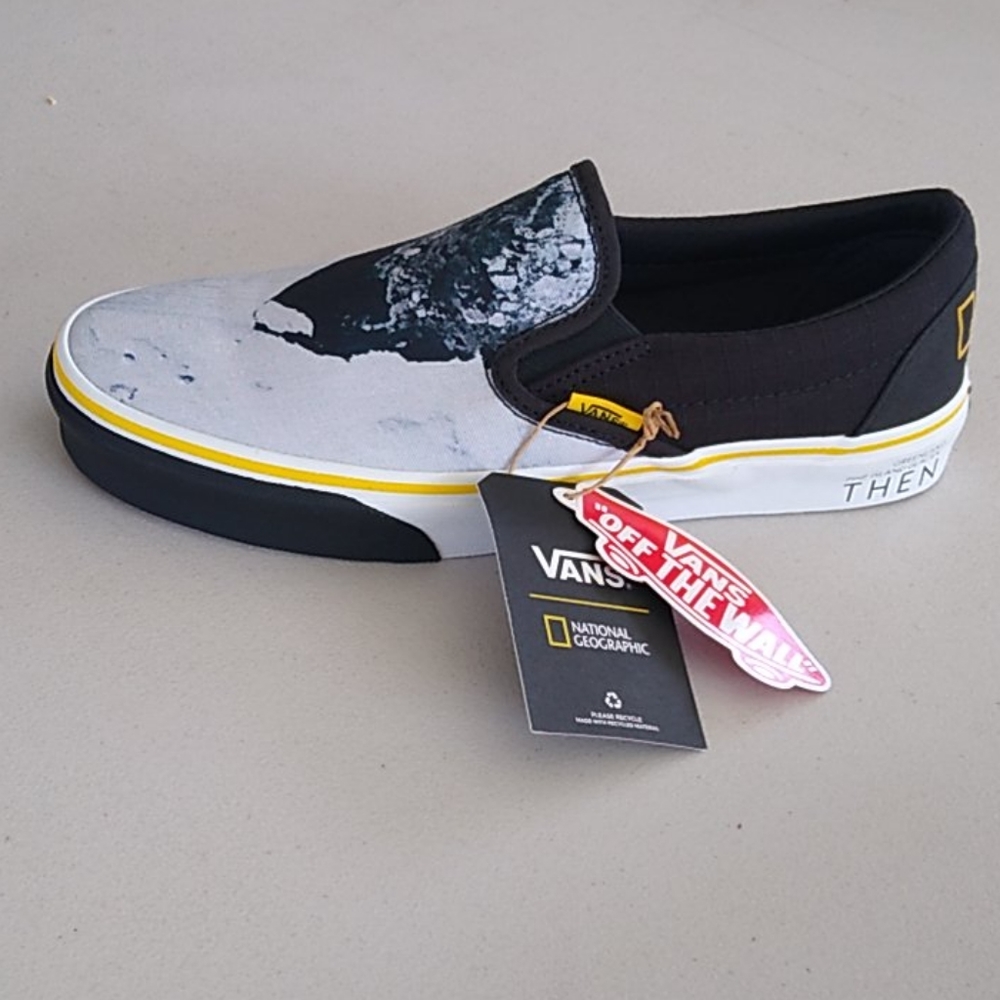 Vans Nation Geographic women 9/ men 7.5